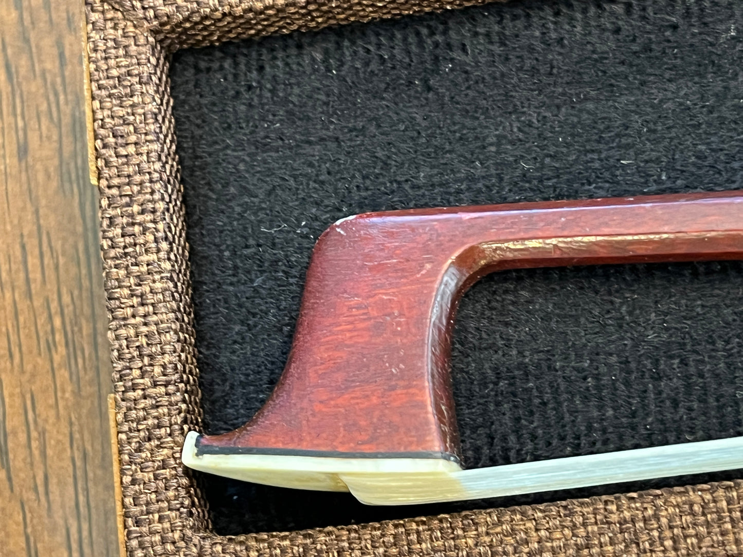 Well playing H.R. PFRETZSCHNER false stamped bow for violin - it's a copy not authentic - plays extremely well - full size