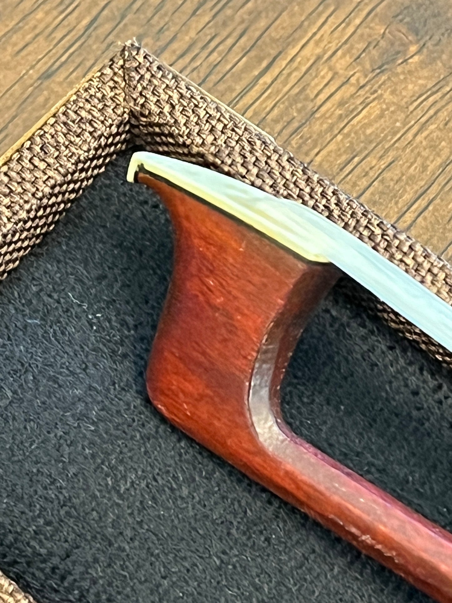 Well playing H.R. PFRETZSCHNER false stamped bow for violin - it's a copy not authentic - plays extremely well - full size