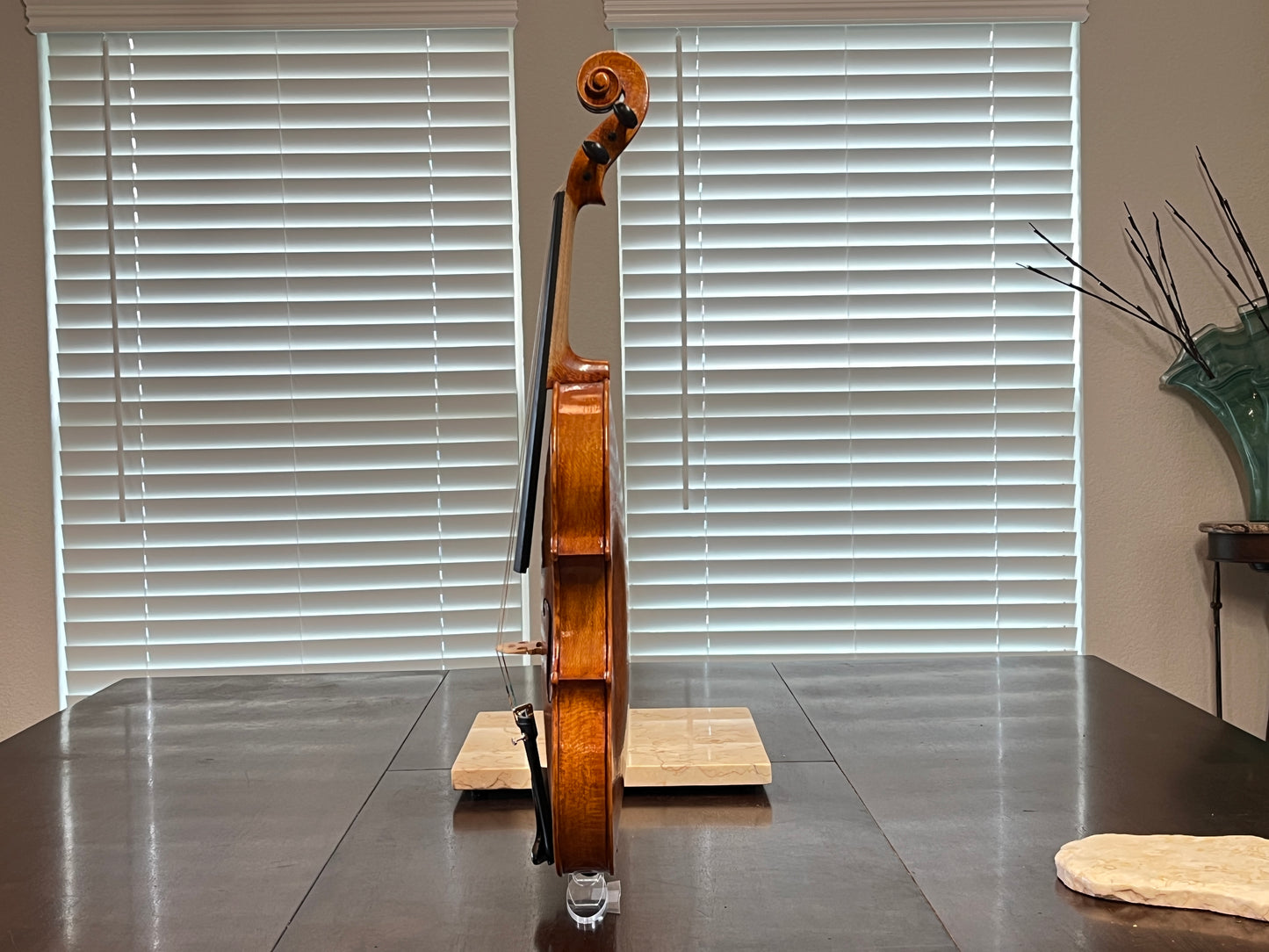 Bench / Scratch made No. 63 4/4 full size violin with sycamore wood back made by a single luthier - Ivan Bonev