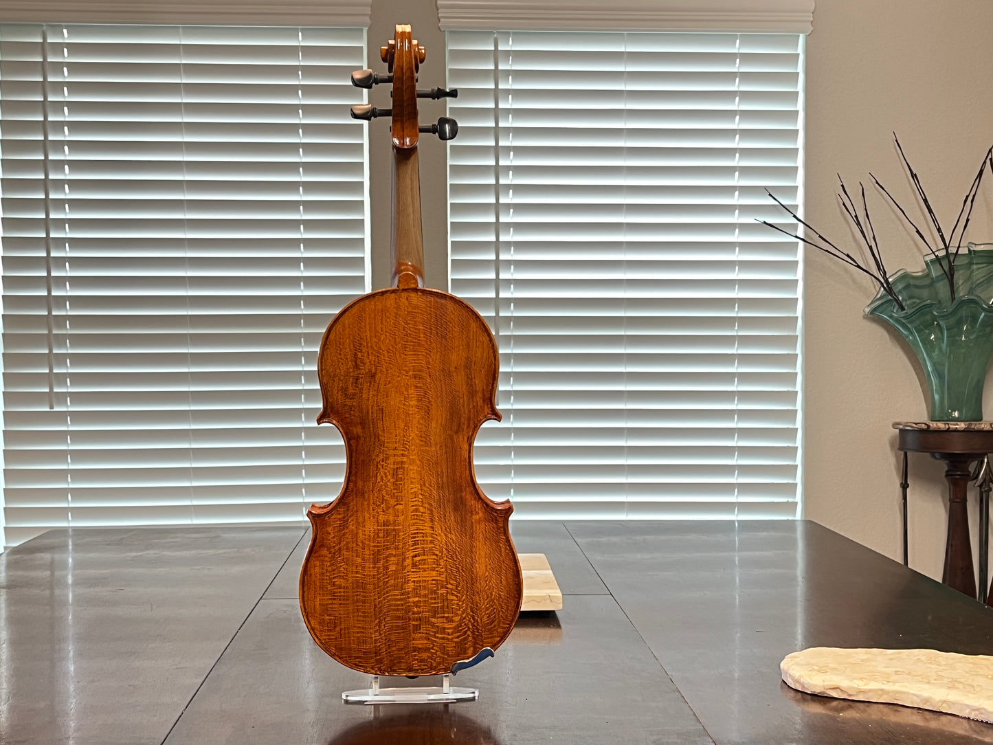 Bench / Scratch made No. 63 4/4 full size violin with sycamore wood back made by a single luthier - Ivan Bonev