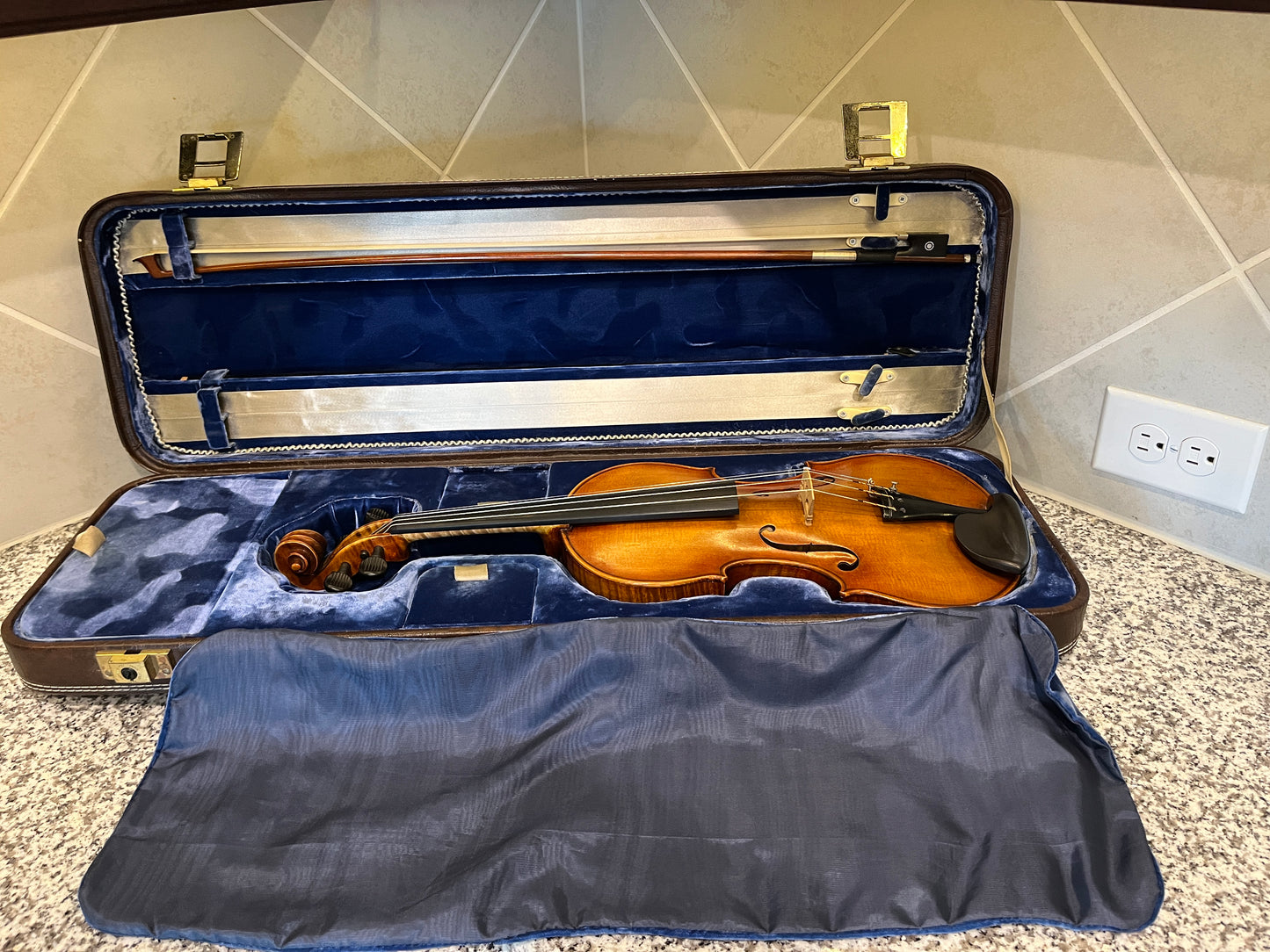 Famous Rare maker A. H. Seymour ( Abijah Hayes Seymour) 1924 Violin 4/4 full size and Bausch staped bow