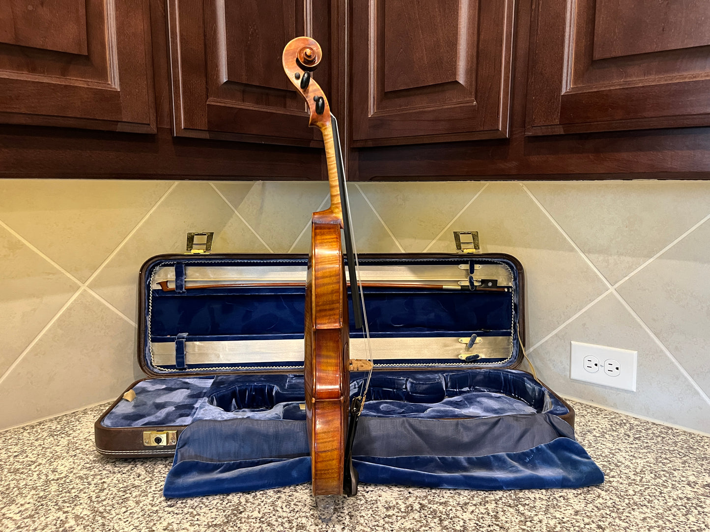 Famous Rare maker A. H. Seymour ( Abijah Hayes Seymour) 1924 Violin 4/4 full size and Bausch staped bow