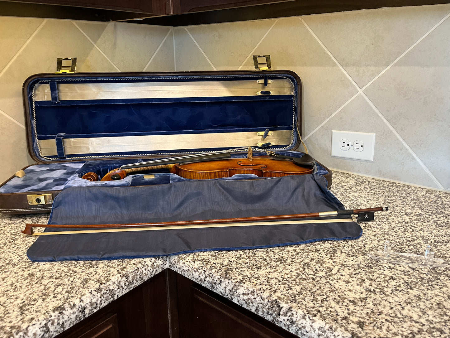 Famous Rare maker A. H. Seymour ( Abijah Hayes Seymour) 1924 Violin 4/4 full size and Bausch staped bow