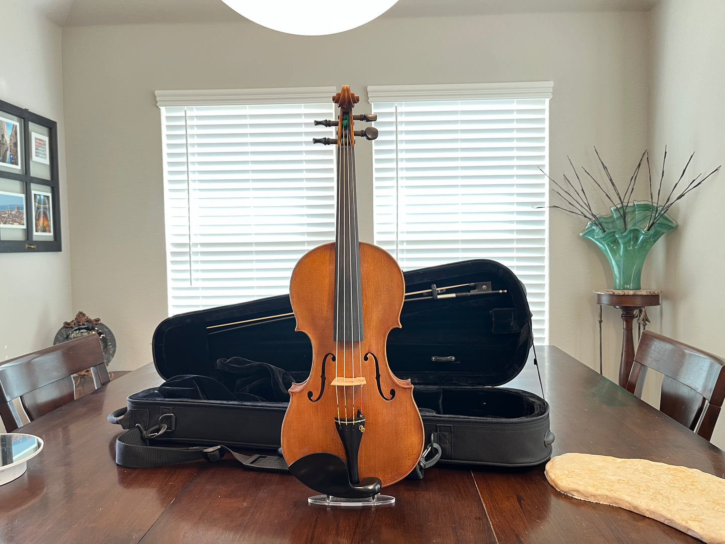 Flamed Single piece back - Professional (Advanced too) Vintage Czechoslovakian labeled violin. Full size 4/4