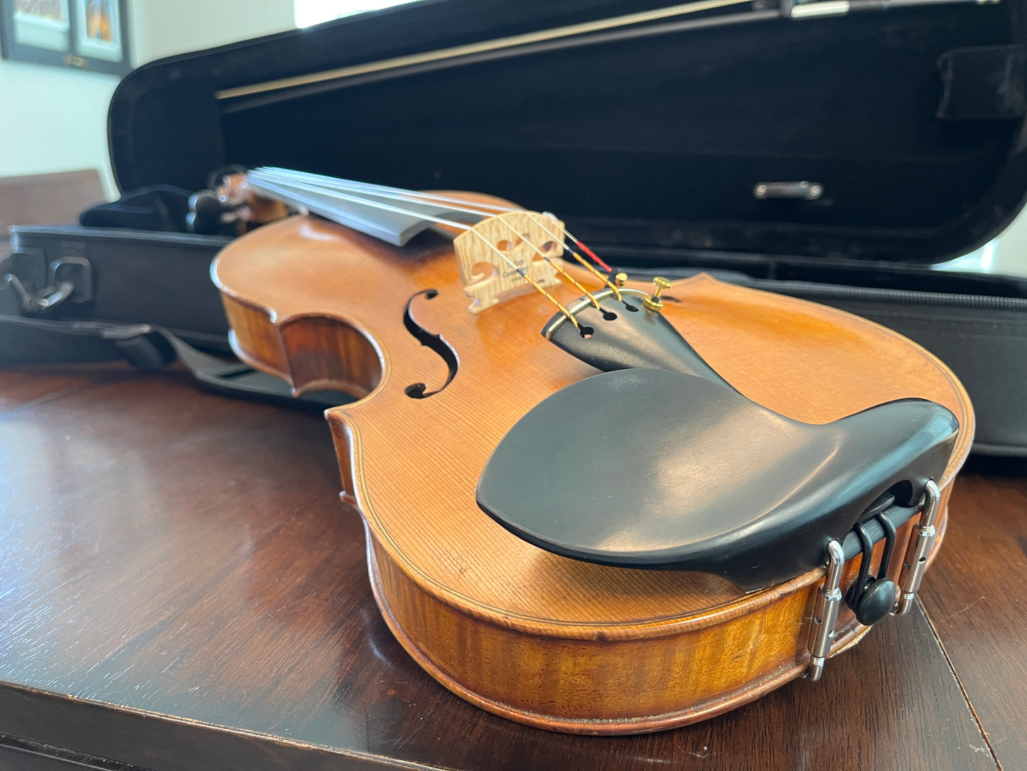 Flamed Single piece back - Professional (Advanced too) Vintage Czechoslovakian labeled violin. Full size 4/4