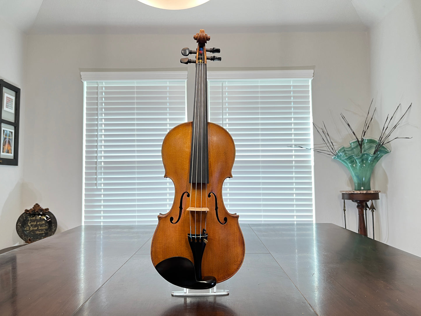 Flamed Single piece back - Advanced to Professional Vintage Czechoslovakian labeled violin - Full size 4/4