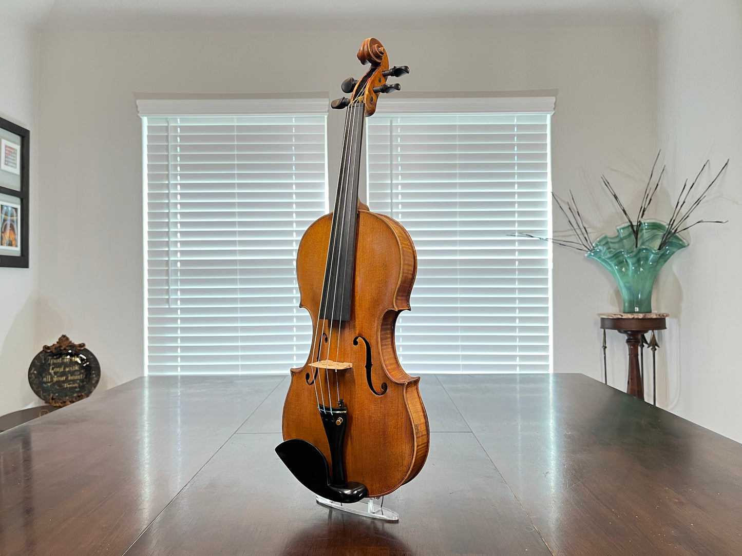 Flamed Single piece back - Advanced to Professional Vintage Czechoslovakian labeled violin - Full size 4/4