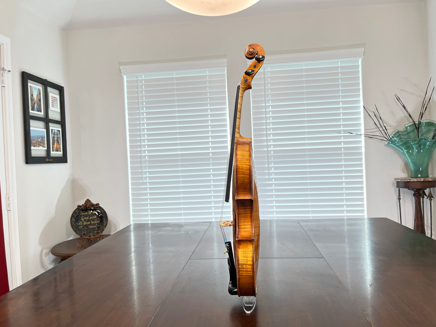 Flamed Single piece back - Advanced to Professional Vintage Czechoslovakian labeled violin - Full size 4/4