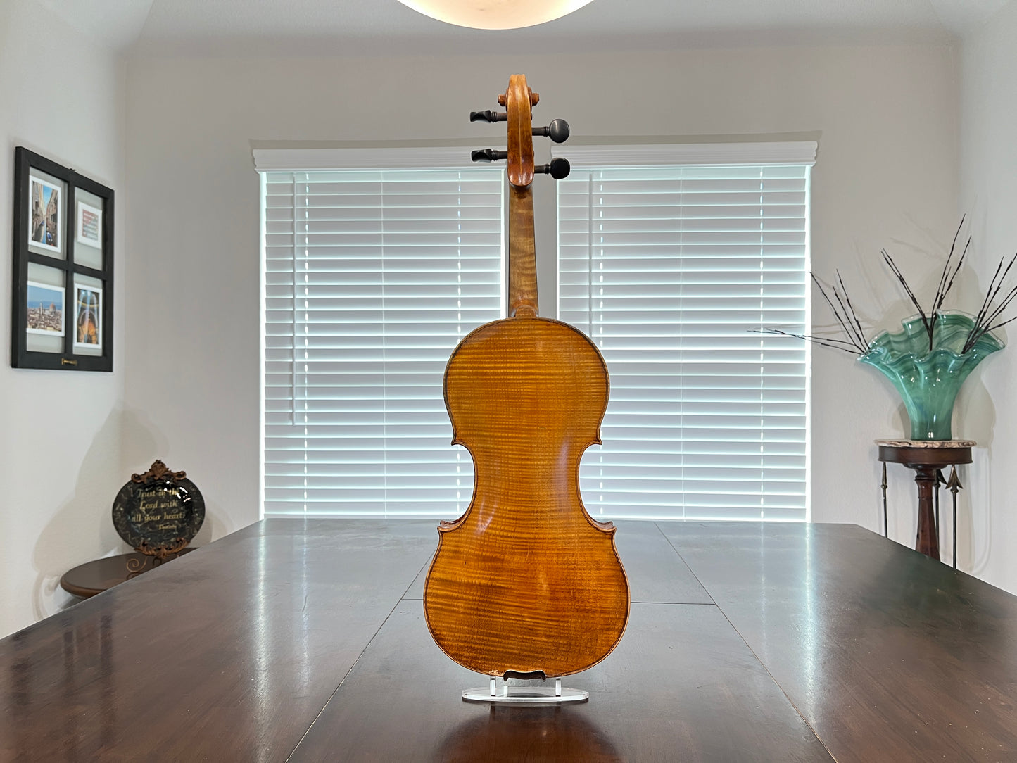 Flamed Single piece back - Advanced to Professional Vintage Czechoslovakian labeled violin - Full size 4/4