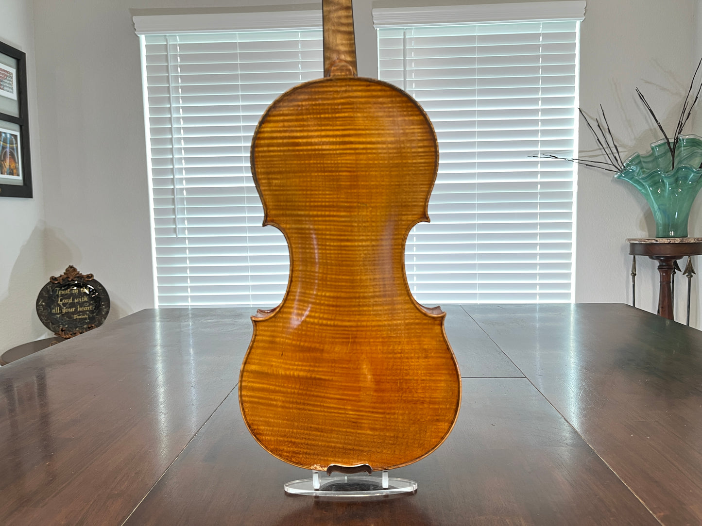 Flamed Single piece back - Advanced to Professional Vintage Czechoslovakian labeled violin - Full size 4/4