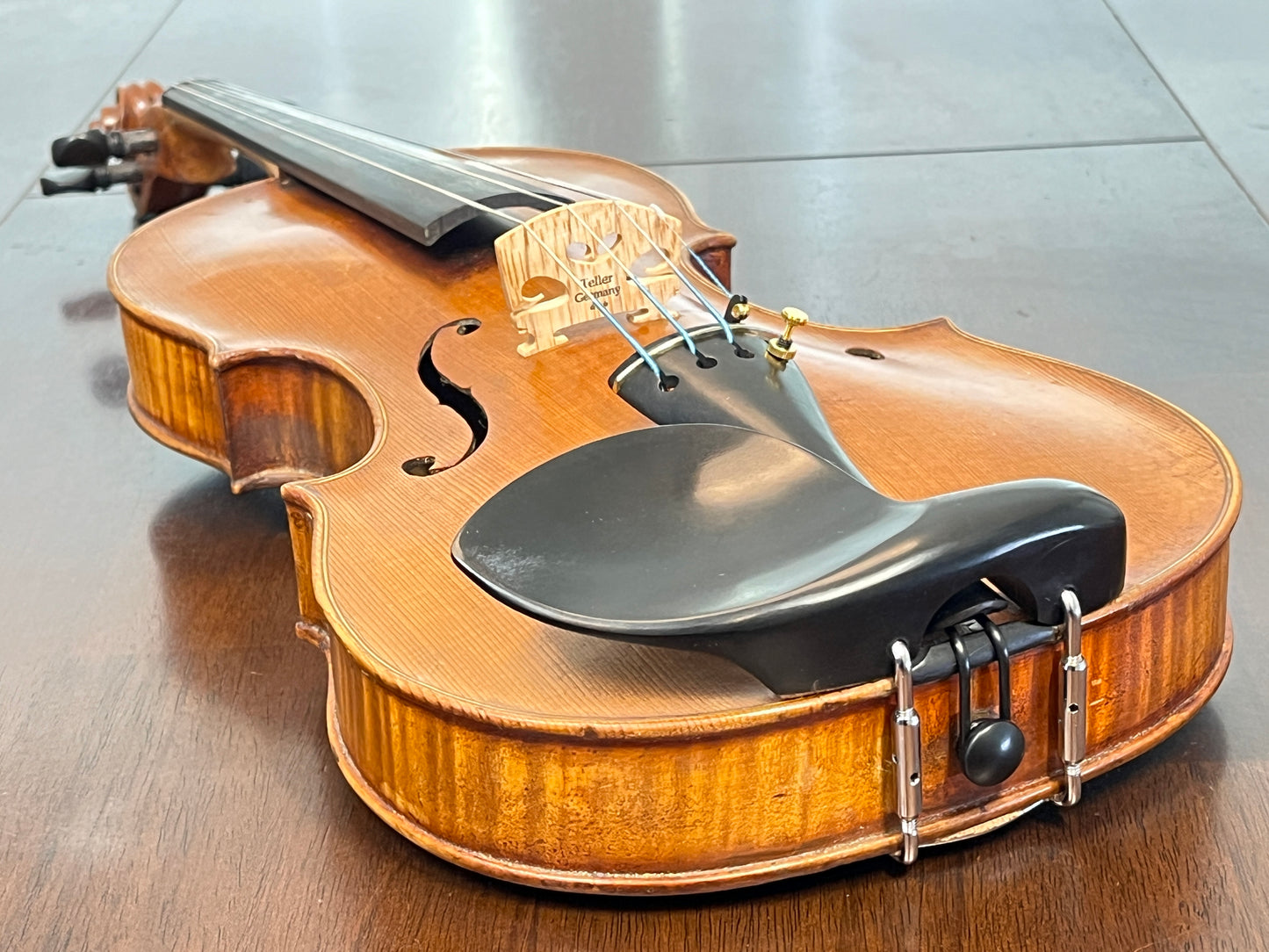 Flamed Single piece back - Advanced to Professional Vintage Czechoslovakian labeled violin - Full size 4/4