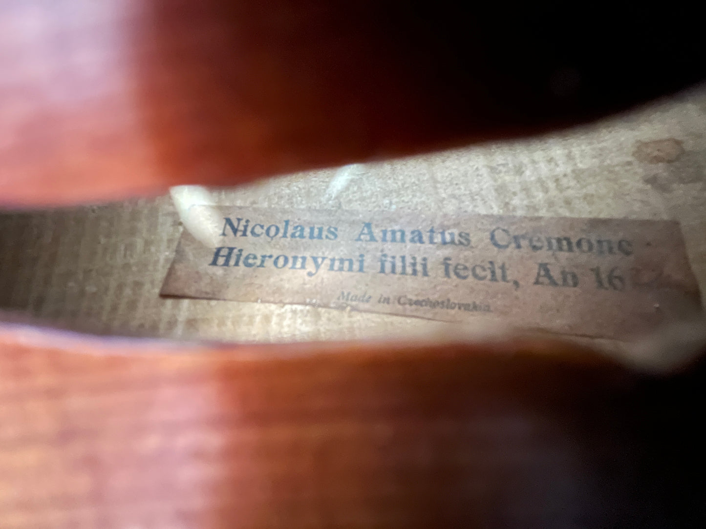 Flamed Single piece back - Advanced to Professional Vintage Czechoslovakian labeled violin - Full size 4/4