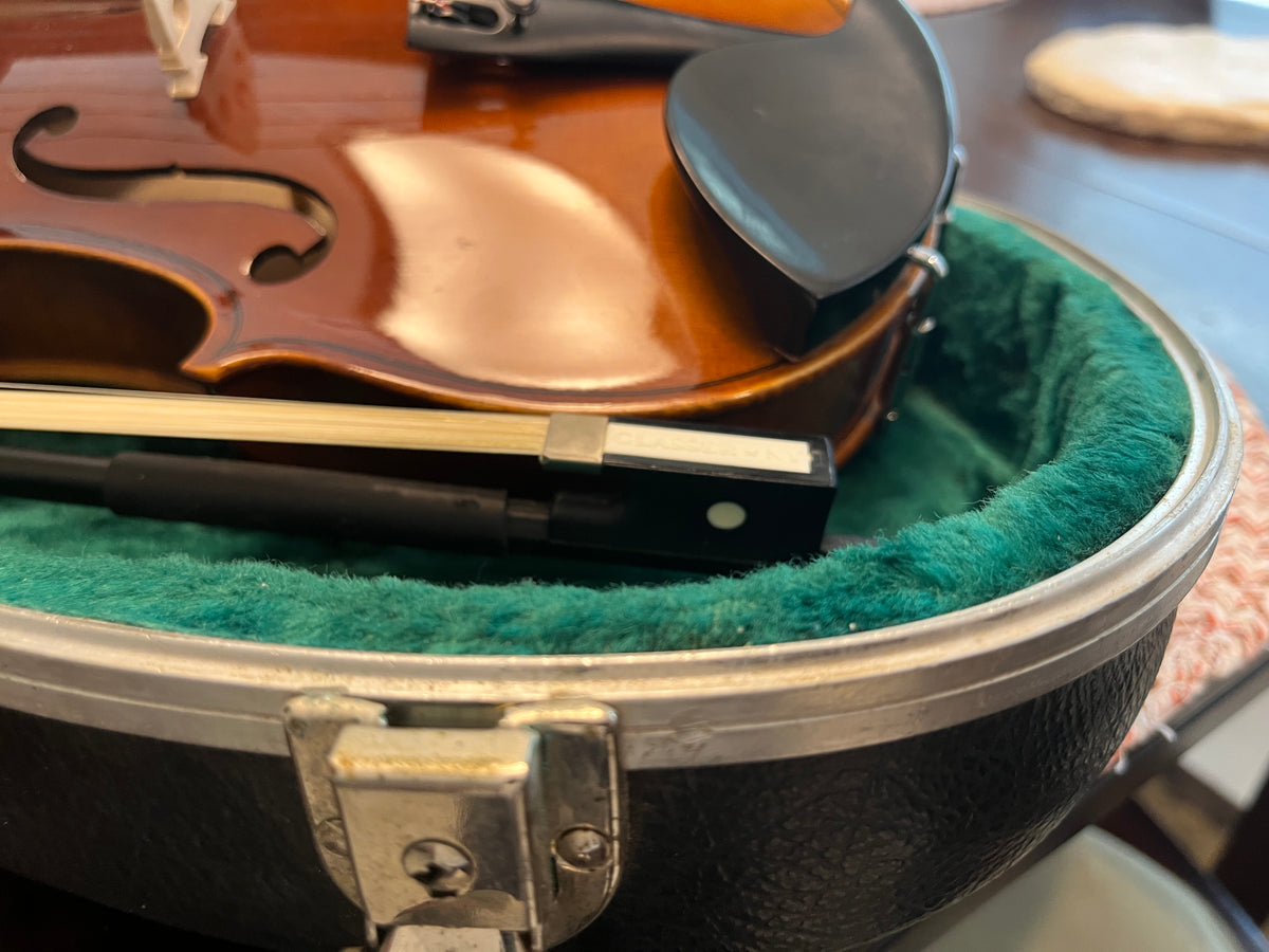 Josef Lorenz Luby (Schonbach) Student c.1980 Full size student violin with case and bow